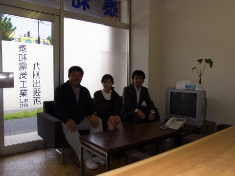 泰和電気工業様　クロスの張り替え２