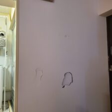 賃貸アパート 壁穴補修方法