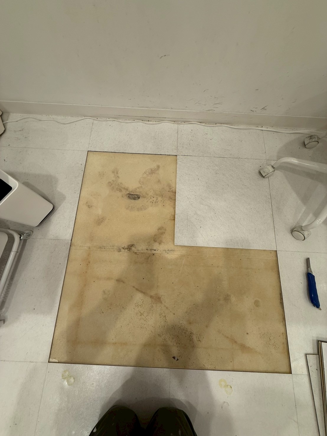 横浜フロアタイル張り