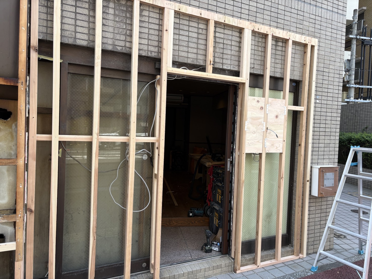飲食店ファサード事例